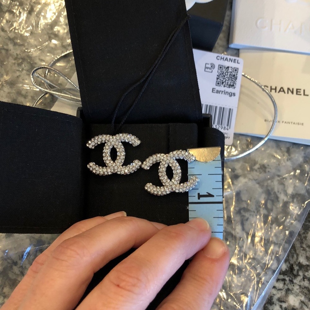 ❌SOLD❌Chanel XL 21C Crystal Earrings NEW wreceipt! - Picture 11 of 13